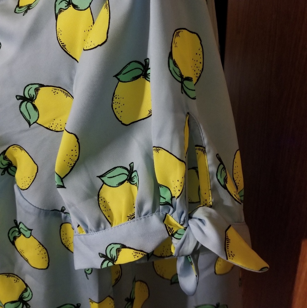 Modcloth lemon design 🍋 top, blouse - Picture 4 of 7